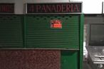 Retail for sale at Calle San Felipe, 14, Leganés, Madrid, 28917 with asphalt, gas, facade, tints and shades, motor vehicle, wood, machine, door, automotive exterior and metal around