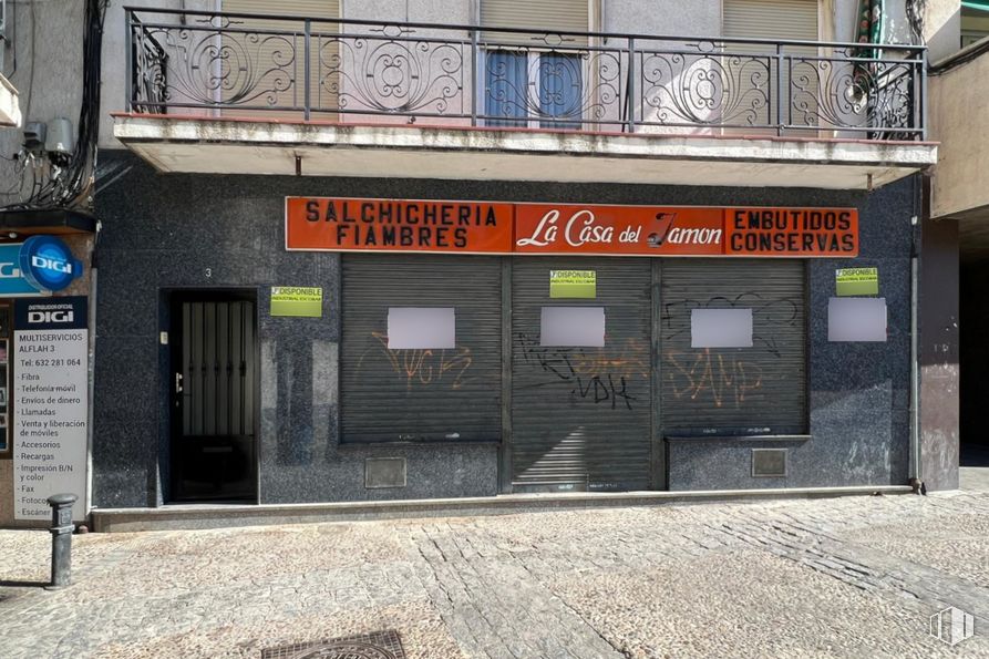 Local en alquiler en Plaza Constitución, 3, Arganda del Rey, Madrid, 28500 con edificio, puerta, ventana, accesorio, fuente, fachada, gas, material compuesto, ciudad y ladrillo alrededor