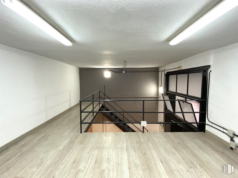 Oficina en venta en Zona Chueca-Justicia, Centro, Madrid, 28004 con alumbrado, lámpara, propiedad, edificio, hall, madera, interiorismo, suelos, suelo y suelo laminado alrededor