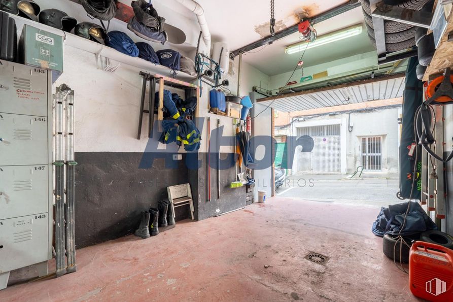 Local en venta en Calle Faustino Osorio, La Latina, Madrid, 28047 con ventana, bolsa, equipaje y bolsos, suelo, suelos, gas, maletas y bolsas, máquina, ingeniería y ciudad alrededor