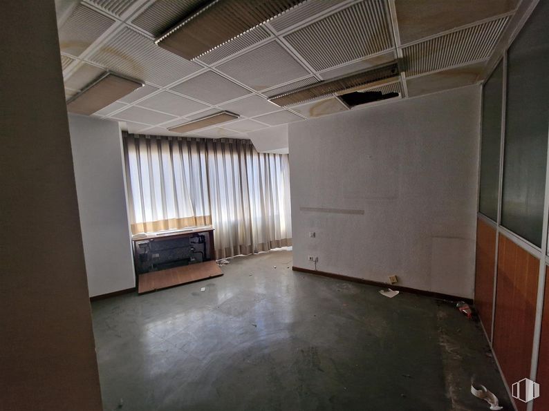 Oficina en alquiler en Calle San Bernardo, 20, Centro, Madrid, 28015 con ebanistería, edificio, hall, madera, suelo, suelos, casa, techo, madera dura y accesorio alrededor