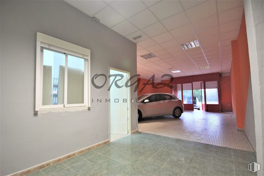 Retail for sale & for rent at Avenida Francia, 1, Toledo, 45005 with window, car, tire, automotive parking light, vehicle, wheel, fixture, automotive design, building and automotive lighting around