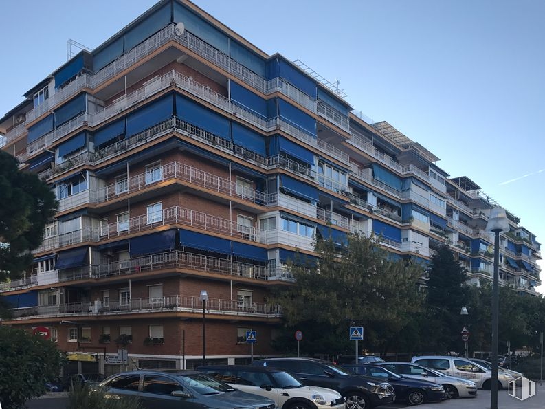 Local en venta en Calle Montecarlo, 1, Móstoles, Madrid, 28936 con coche, edificio, neumático, cielo, rueda, día, vehículo, árbol, diseño urbano y bloque de torre alrededor