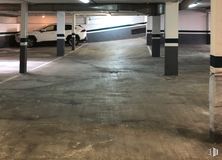 Retail for sale at Zona Buena Vista, Carabanchel, Madrid, 28019 with light, lighting, road surface, asphalt, flooring, floor, wall, parking, hall and tints and shades around