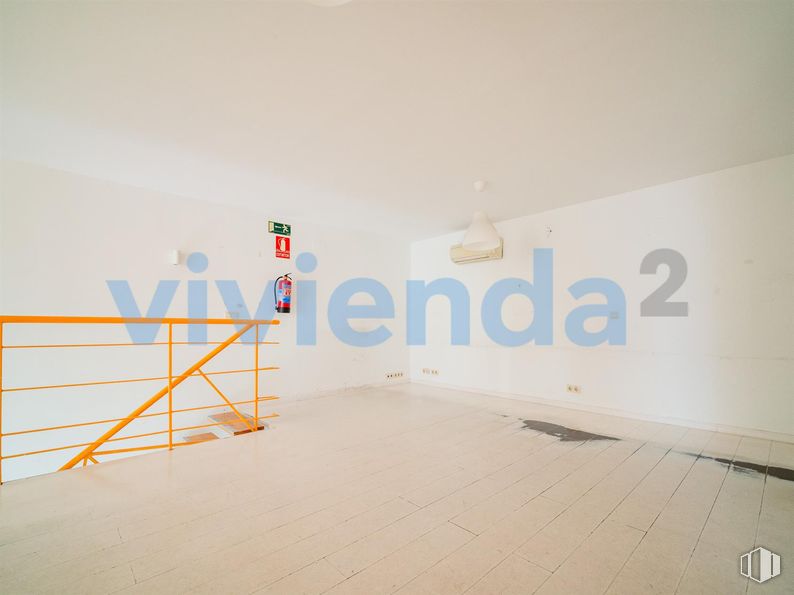 Oficina en venta en Avenida Manoteras, Hortaleza, Madrid, 28050 con escalera, interiorismo, pintura, suelo, madera, arte, suelos, fuente, techo y espacio alrededor