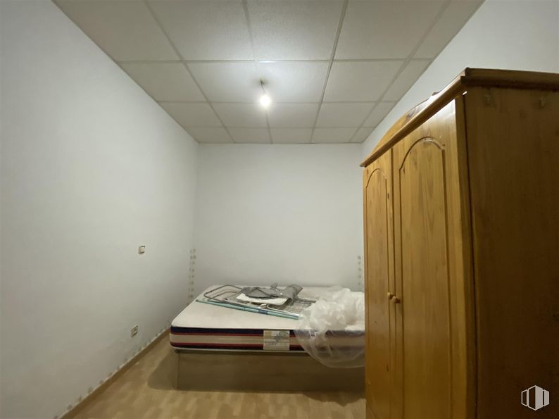 Local en alquiler en Calle Palma, 64, Centro, Madrid, 28015 con armario, cama, alacena, madera, ebanistería, accesorio, suelo, suelos, madera dura y techo alrededor