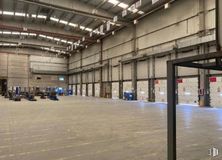 Industrial for rent at Polígono La Postura, Valdemoro, Madrid, 28341 with building, fixture, floor, flooring, hall, composite material, engineering, gas, building material and city around