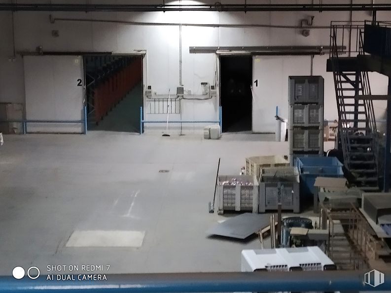 Industrial for rent at Calle Los Sauces, 1, Torrejón de Velasco, Madrid, 28990 with door, fixture, building, floor, flooring, cabinetry, gas, engineering, machine and ceiling around