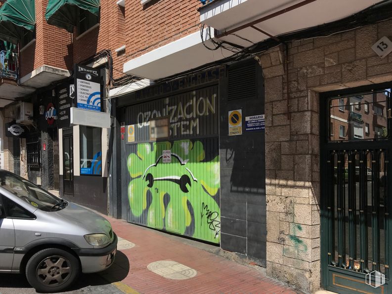 Local en venta en Calle Mercedes Izquierdo, 13, San Sebastián de los Reyes, Madrid, 28700 con rueda, coche, neumático, vehículo, iluminación automotriz, diseño automotriz, ventana, infraestructura, vehículo de motor y edificio alrededor