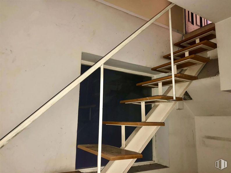 Local en venta en Calle Fuente del Berro,  35, Salamanca, Madrid, 28009 con madera, edificio, estantería, rectángulo, suelos, material compuesto, madera dura, estante, escaleras y contrachapado alrededor