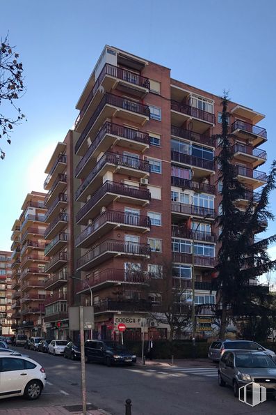 Local en venta en Calle de Joaquín Blume, 5, Móstoles, Madrid, 28935 con coche, edificio, vehículo terrestre, cielo, rueda, neumático, propiedad, vehículo, ventana y infraestructura alrededor