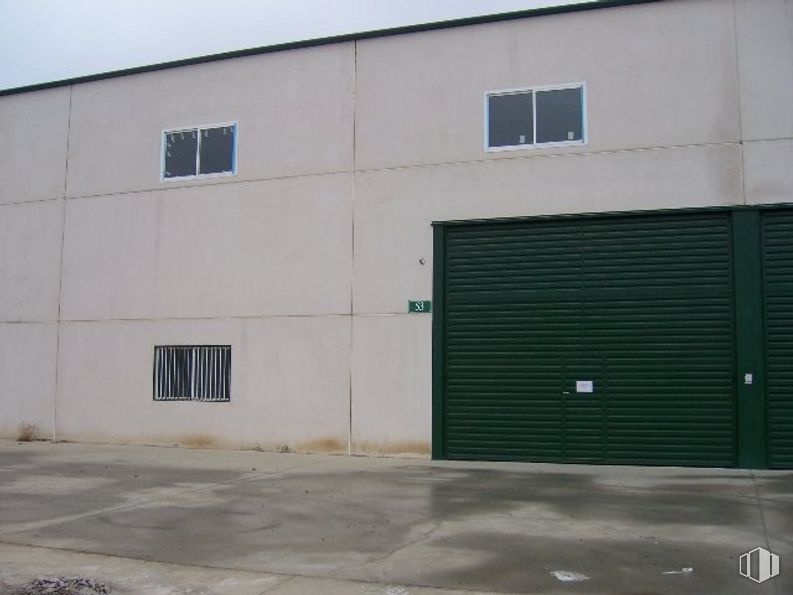 Industrial for sale at Calle Bronce, 53, Borox, Toledo, 45222 with window, building, door, fixture, asphalt, wood, road surface, sky, composite material and facade around