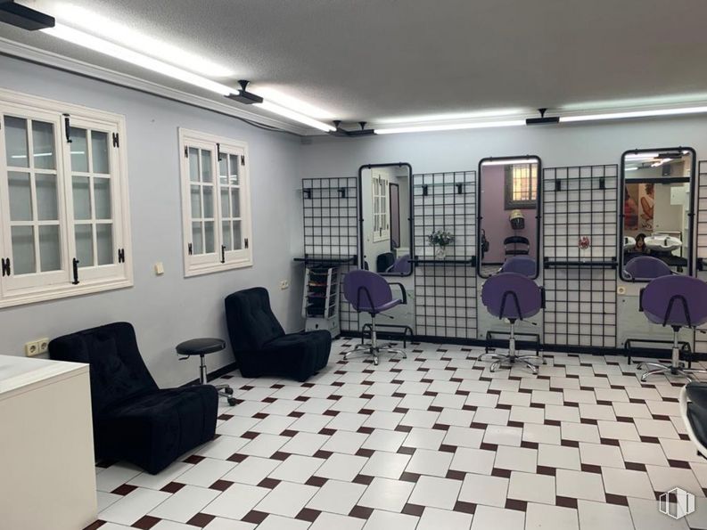 Retail for sale at Calle Ventura Rodríguez, 1, San Lorenzo de El Escorial, Madrid, 28200 with chair, table, property, window, fixture, interior design, architecture, living room, flooring and floor around