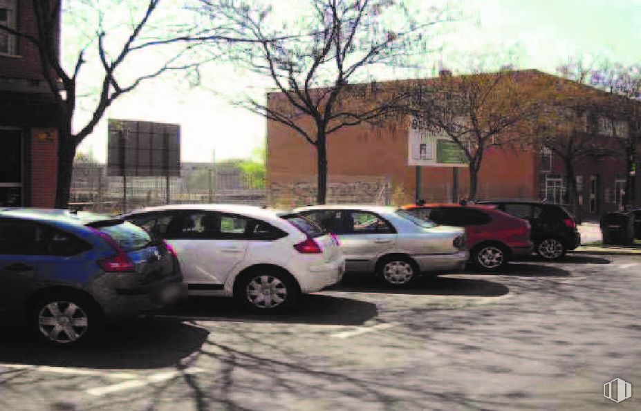 Suelo en venta en Avenida Cristóbal Colón, 20, Torrejón de Ardoz, Madrid, 28850 con coche, rueda, neumático, edificio, vehículo terrestre, vehículo, cielo, ventana, planta y placa de matrícula del vehículo alrededor