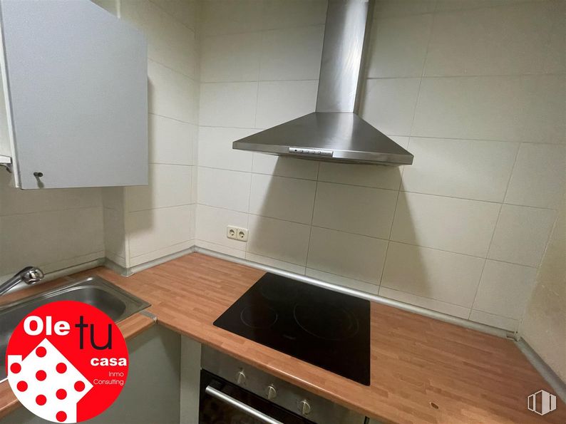 Oficina en venta en Calle Lope de Vega, Moralzarzal, Madrid, 28411 con encimera, ebanistería, aparato de cocina, campana extractora, madera, cocina, cocina, interiorismo, suelos y electrodoméstico alrededor