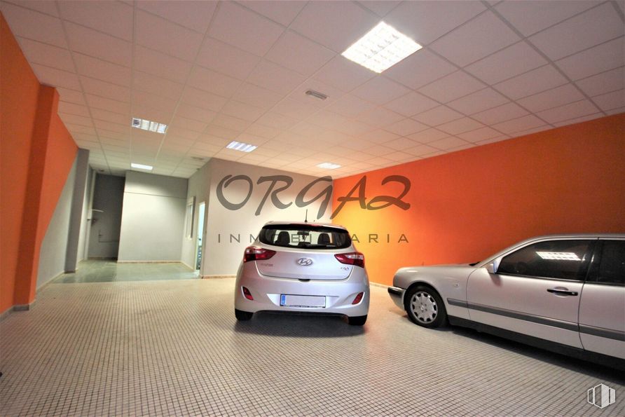 Retail for sale & for rent at Avenida Francia, 1, Toledo, 45005 with car, wheel, tire, vehicle, automotive lighting, hood, automotive design, automotive tire, motor vehicle and interior design around