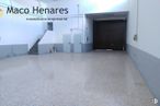 Nave en alquiler en Carretera Loeches, Torrejón de Ardoz, Madrid, 28850 con edificio, piso, suelo, pasillo, puerta, asfalto, casa, fachada, material compuesto y vidrio alrededor