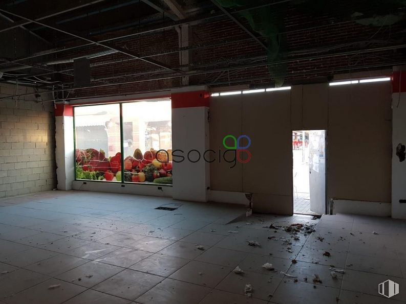 Retail for sale at Avenida España, Villanueva de la Torre, Guadalajara, 19209 with door, architecture, floor, art, flooring, ceiling, tints and shades, gas, concrete and composite material around