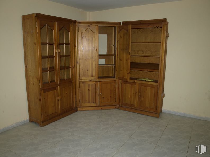 Oficina en alquiler en Plaza del  Moro Almanzor, 7, Rivas-Vaciamadrid, Madrid, 28529 con ebanistería, mueble, propiedad, puerta, edificio, madera, accesorio, casa, estantería y suelo alrededor