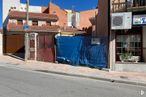 Land for sale at Calle Hondorrio, 9, Colmenar Viejo, Madrid, 28770 with window, property, sky, building, blue, fixture, infrastructure, door, road surface and plant around