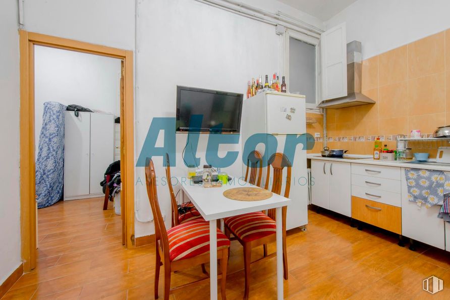 Local en venta en Zona Fuente del Berro, Salamanca, Madrid, 28028 con televisión, silla, mesa de cocina y comedor, ebanistería, suelos, mueble, suelo, apartamento, habitación y cama alrededor