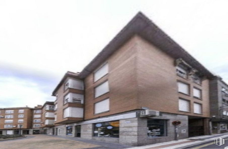 Local en venta en Calle Polvoranca, Getafe, Madrid, 28901 con ventana, casa, cielo, propiedad, edificio, madera, diseño urbano, nube, zona residencial y fachada alrededor