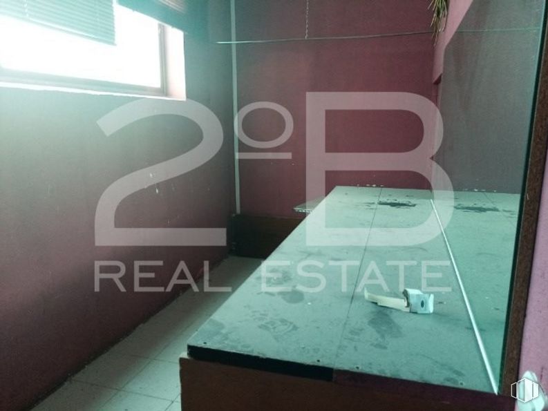 Retail for sale at Zona Eurovillas, Nuevo Baztán, Madrid, 28514 with table, interior design, flooring, font, rectangle, floor, wall, material property, wood and glass around