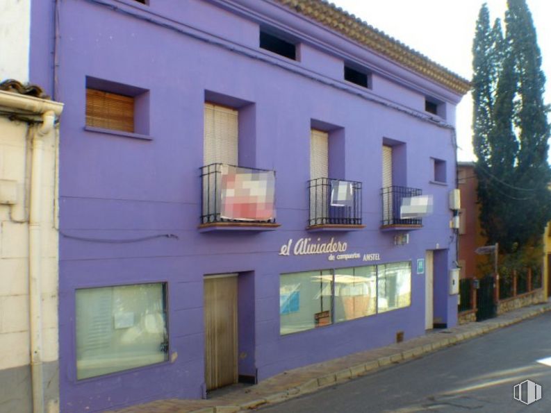 Local en alquiler y venta en Zona céntrica, Villalba de la Sierra, Cuenca, 16140 con ventana, edificio, propiedad, árbol, amarillo, puerta, cielo, casa, área residencial y fachada alrededor