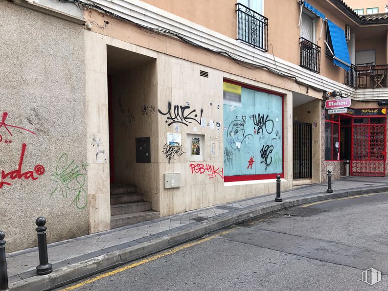 Local en venta en Calle Carmen, 10, Valdemoro, Madrid, 28340 con ventana, edificio, superficie de la carretera, accesorio, arte, pared, asfalto, espacio público, graffiti y carretera alrededor