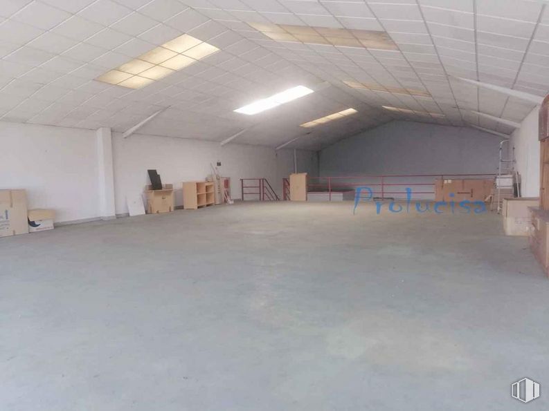 Nave en venta en Zona industrial, Moraleja de Enmedio, Madrid, 28950 con lámpara, pasillo, madera, piso, suelo, techo, aparcamiento, material compuesto, hormigón y espacio alrededor