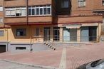 Retail for sale & for rent at Barrio Universidad, Ávila, 05003 with window, wood, architecture, urban design, residential area, facade, road surface, composite material, city and roof around