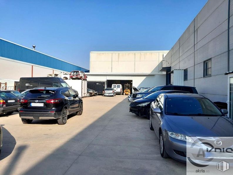 Industrial for sale at Polígono Industrial, Borox, Toledo, 45222 with car, wheel, tire, automotive parking light, land vehicle, sky, vehicle, automotive design, motor vehicle and automotive lighting around