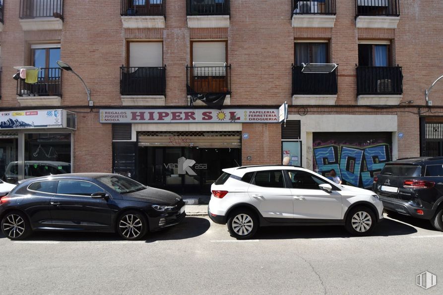 Local en venta en Calle del Molino, 8, Pinto, Madrid, 28320 con coche, rueda, neumático, ventana, vehículo terrestre, vehículo, edificio, vehículo de motor, neumático de automoción y infraestructura alrededor