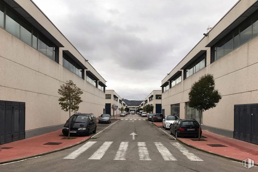 Nave en alquiler y venta en Calle Ferrocarril, 16, Meco, Madrid, 28880 con coche, ventana, casa, edificio, vehículo terrestre, cielo, rueda, propiedad, nube y infraestructura alrededor