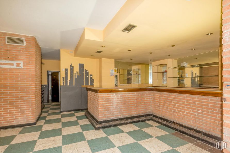 Retail for sale at Calle Miguel de la Roca, Puente de Vallecas, Madrid, 28053 with tile flooring, interior design, floor, flooring, hall, brick, ceiling, wood, apartment and condominium around