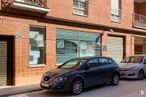 Local en venta en Calle Mariana Pineda, 4, Ocaña, Toledo, 45300 con rueda, coche, ventana, neumático, luz de estacionamiento automotriz, vehículo terrestre, vehículo, iluminación automotriz, neumático automotriz y albañilería alrededor