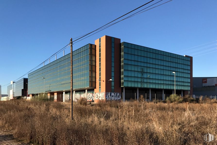 Office for sale at Calle Francisco Medina Mendoza, 39, Cabanillas del Campo, Guadalajara, 19171 with building, sky, daytime, plant, electricity, facade, rural area, rolling, house and tree around