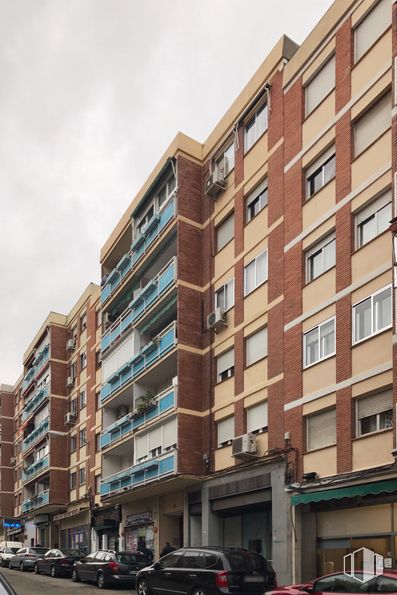 Local en venta en Calle San Lamberto, 13, Ciudad Lineal, Madrid, 28017 con coche, edificio, rueda, vehículo terrestre, neumático, propiedad, vehículo, ventana, nube y cielo alrededor