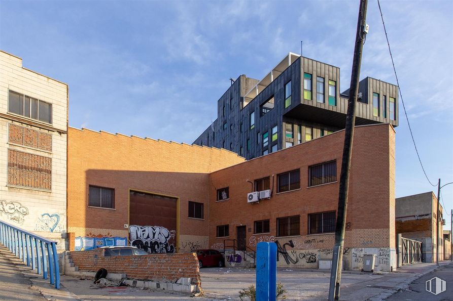 Suelo en venta en Calle Trole, 14, Puente de Vallecas, Madrid, 28031 con ventana, cielo, edificio, nube, azul, diseño urbano, barrio, zona residencial, edificio comercial y fachada alrededor