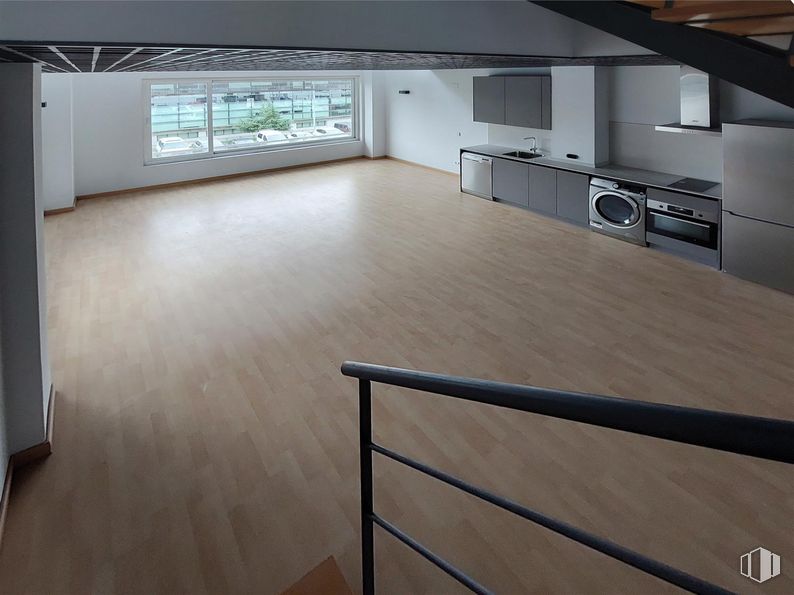 Oficina en venta en Avenida Industria, Alcobendas, Madrid, 28018 con lavadora, aparato de cocina, electrodoméstico, edificio, madera, suelos, ebanistería, accesorio, suelo y tinte para madera alrededor