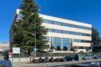 Office for rent at Edificio Payma, Avenida Industria, 32, Alcobendas, Madrid, 28108 with building, car, sky, daytime, property, wheel, blue, window, tire and vehicle around