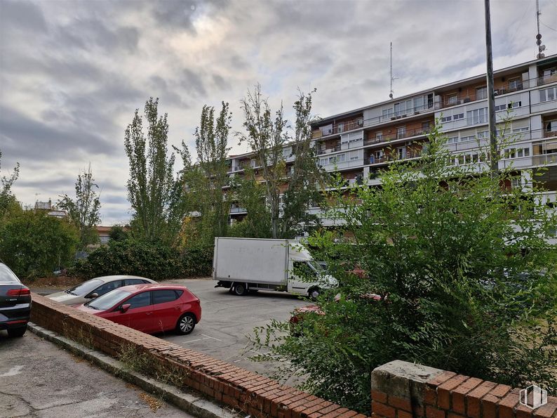 Local en alquiler en Calle Mar Menor, Hortaleza, Madrid, 28033 con coche, camión, edificio, apartamento, zona residencial, condominio, edificio de gran altura, aparcamiento y coche subcompacto alrededor