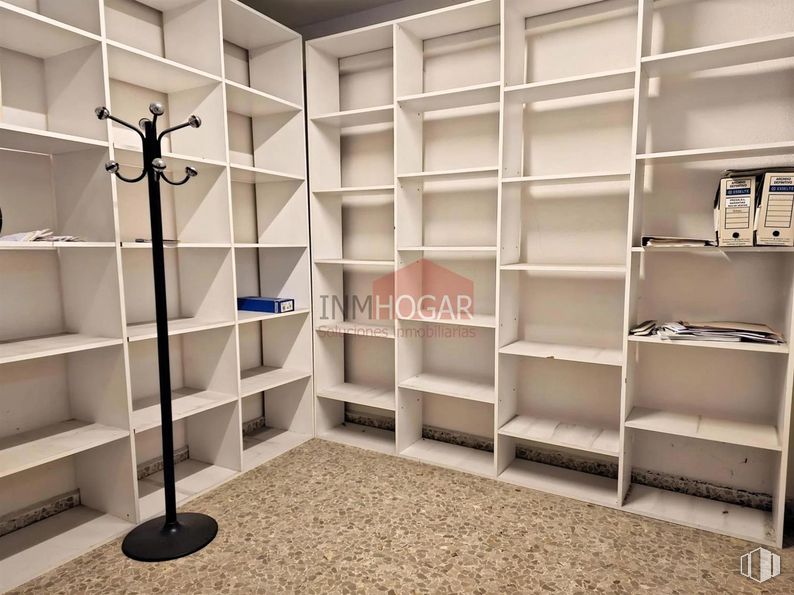 Industrial for sale at Polígono Hervencias, Ávila, 05004 with bookcase, property, product, shelf, shelving, interior design, architecture, floor, wood and flooring around