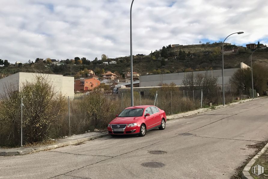 Suelo en venta en Calle Cuesta Carros, 26, Paracuellos de Jarama, Madrid, 28860 con coche, neumático, nube, cielo, rueda, planta, vehículo, luz de la calle, vehículo motorizado y diseño automotriz alrededor