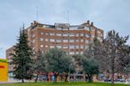 Retail for sale at Travesía Los Pinos, Alcorcón, Madrid, 28922 with building, sky, plant, cloud, tree, urban design, tower block, condominium, neighbourhood and residential area around