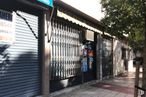 Retail for sale & for rent at Plaza San Juan de Covas, 16, Alcorcón, Madrid, 28925 with window blind, road surface, fixture, tree, facade, sidewalk, city, road, tints and shades and metal around