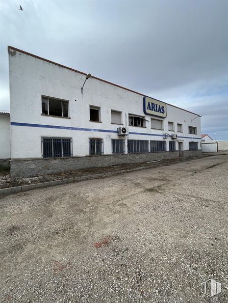 Nave en venta en Carretera Sonseca, 25, Orgaz, Toledo, 45450 con nube, cielo, ventana, lote de terreno, asfalto, fachada, edificio, paisaje, monocromo y accesorio alrededor