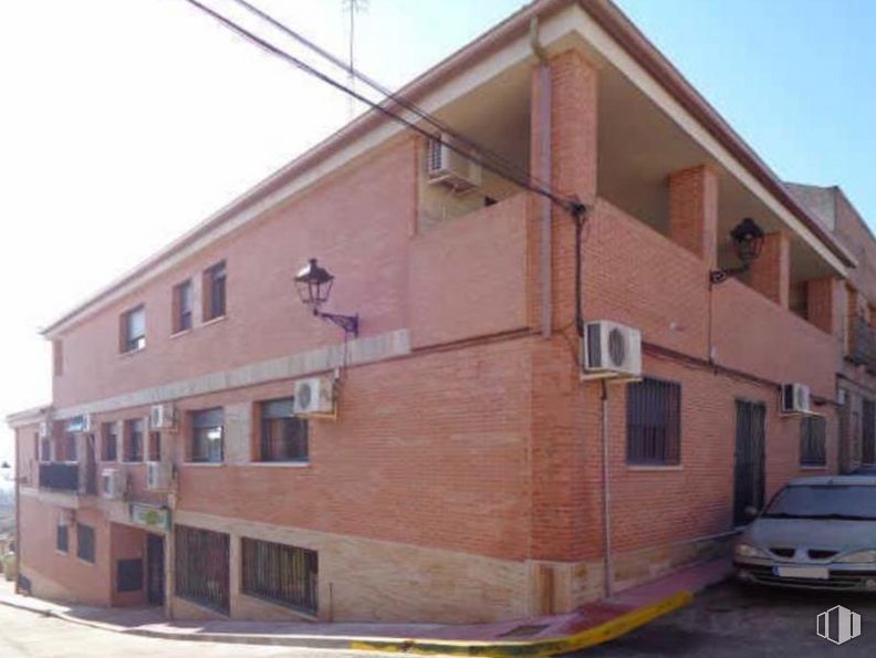 Local en venta en Calle San Miguel Arcángel, Montearagón, Toledo, 45555 con coche, ventana, casa, luz de estacionamiento, propiedad, cielo, edificio, vehículo, madera y barrio alrededor