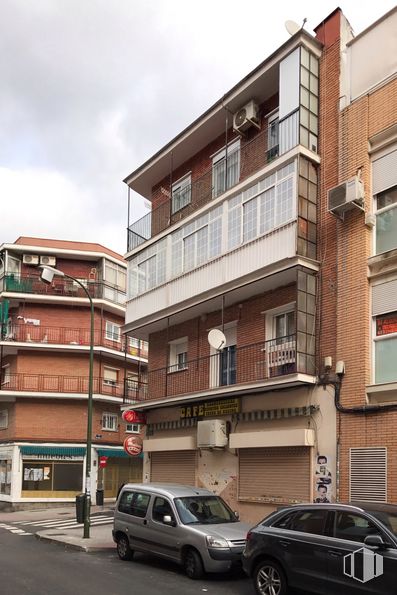 Local en venta en Calle San Ciriaco, 2, Vicálvaro, Madrid, 28032 con coche, edificio, neumático, luz de estacionamiento automotriz, rueda, vehículo terrestre, cielo, propiedad, vehículo y ventana alrededor