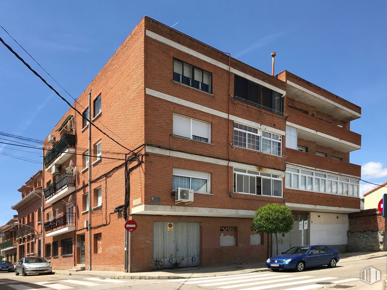 Local en venta en Calle Sierra de Guadarrama, 2, Colmenar Viejo, Madrid, 28770 con coche, ventana, edificio, cielo, neumático, rueda, vehículo, diseño urbano, condominio y edificio comercial alrededor